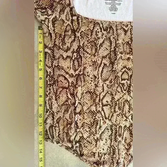 Sofia Jeans by Sofia Vergara Women's Long Sleeve Printed Bodysuit (449) - Picture 13 of 15